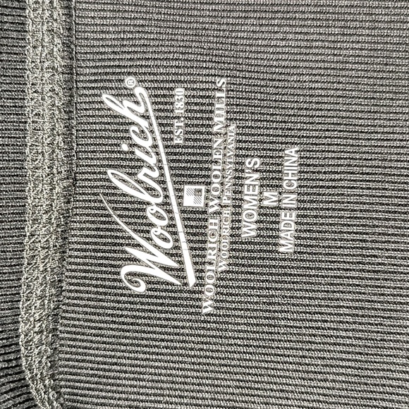 Woolrich. 6-snap button pullover. LIKE-NEW. Women's size Medium - Picture 2 of 14